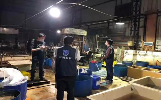 東莞橋頭鎮一家無牌電鍍廠偷排廢水，被緊急查封！